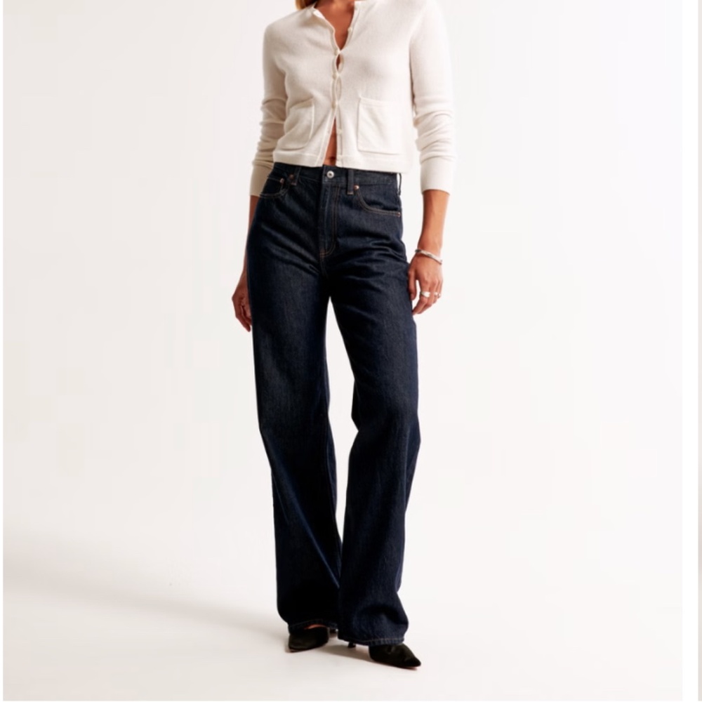 Abercrombie - High Rise Loose Jean- brand new